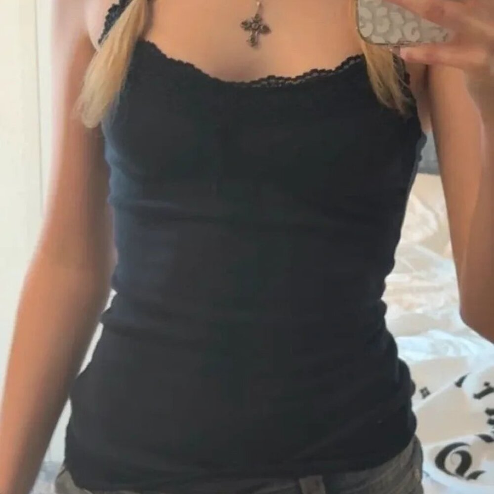 Hollister 2000s style cami top - Picture 3 of 4
